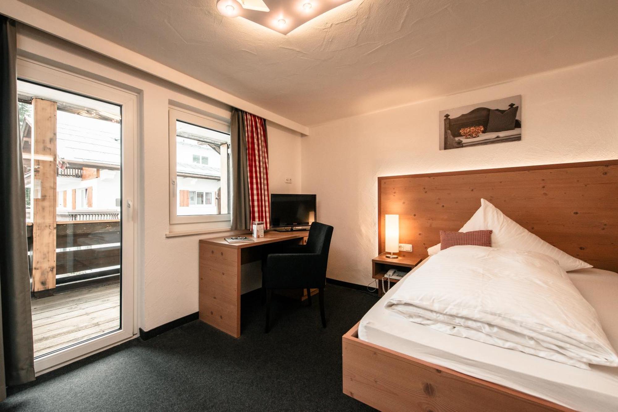 Hotel Tradizio Mittelberg Luaran gambar